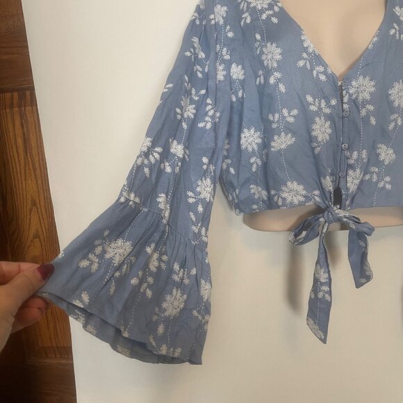 American Rag Womens Blue Floral TieFront Bell Sleeve Blouse XXL Boho Cottagecore - Picture 2 of 12